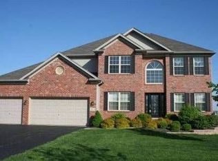 223 Long Beach Rd, Oswego, IL 60543