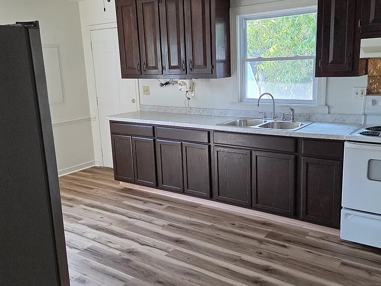 8 N Fern Ave — Photo 6