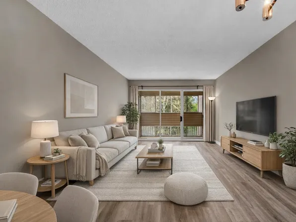 8291 Park Rd #307, Richmond, BC V6Y 1T3