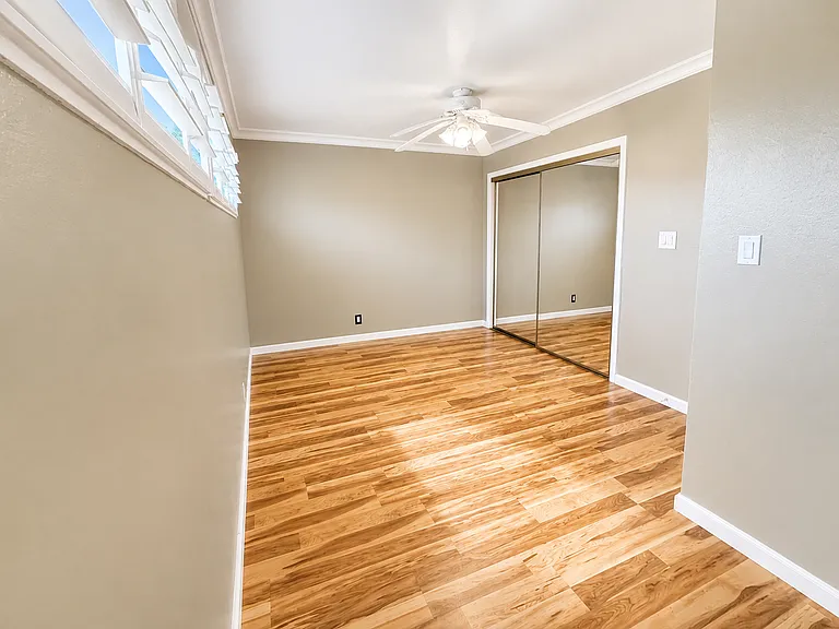 4543 Sloat Rd — Photo 17
