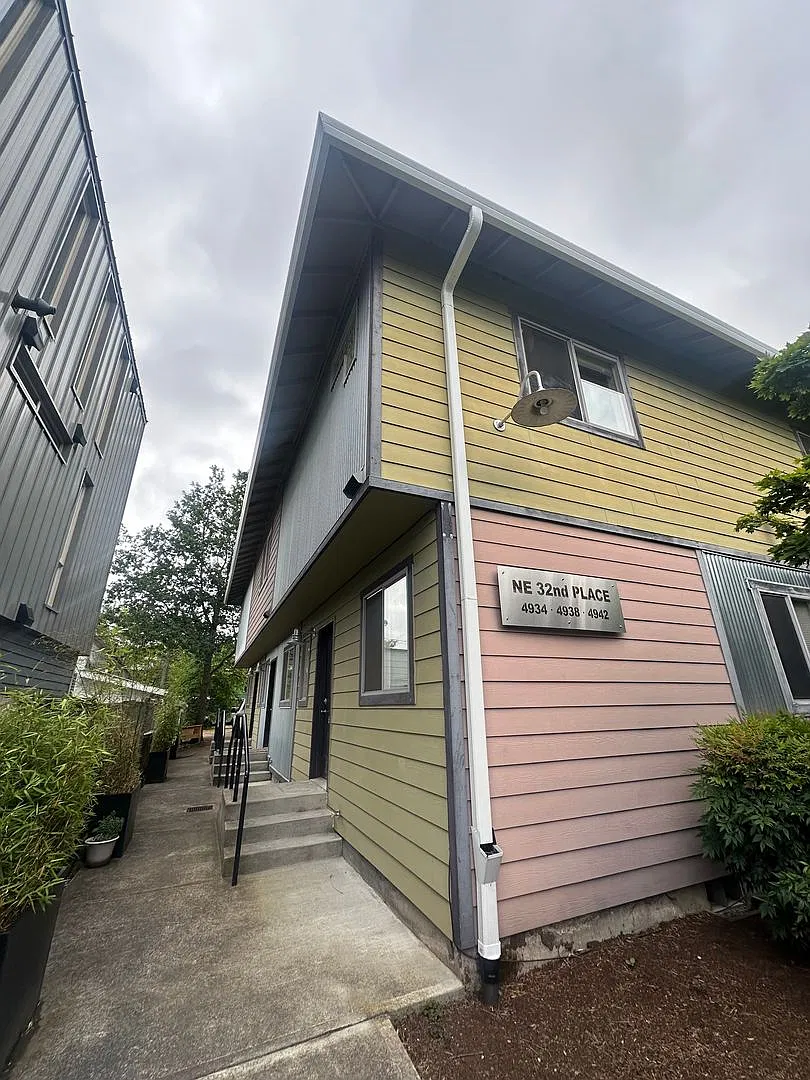 NE 32nd — Photo 1
