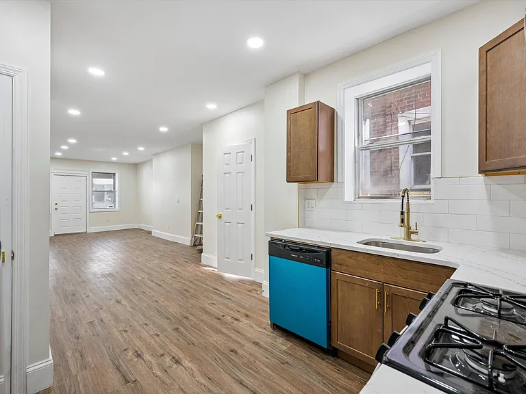 5618 Malcolm St — Photo 20