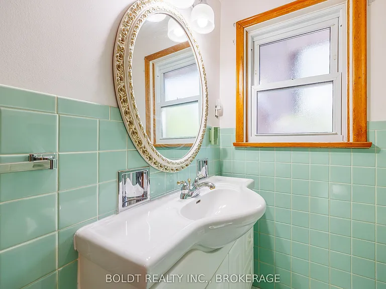 127 Louth St #1 — Photo 16