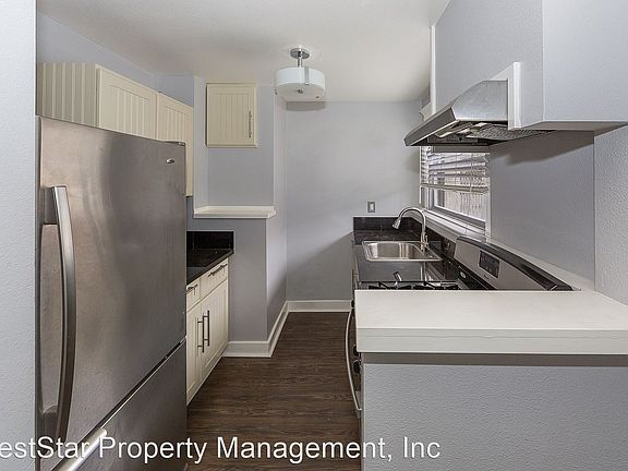 5th image of 138 Elm Ave APT 7