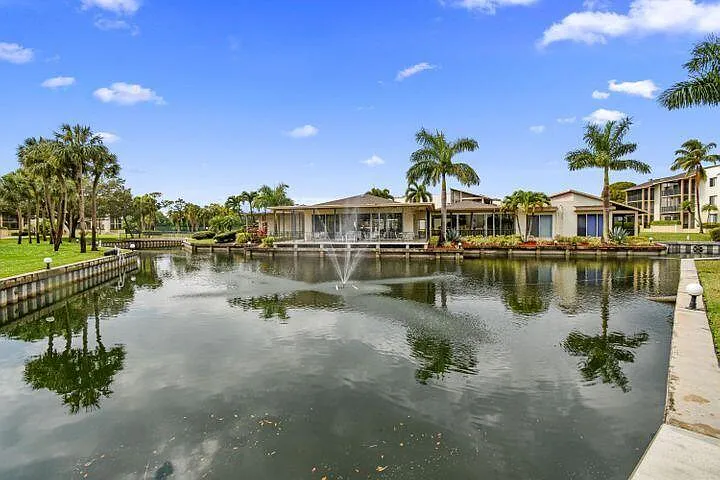 2 bed, 1.5 bath, 1200 sqft, $2,199 — Photo 1
