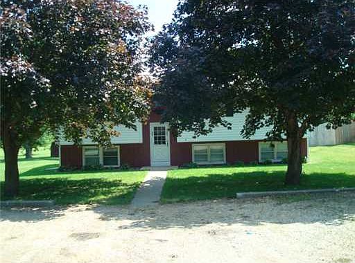 2nd image of 208 3rd Ave