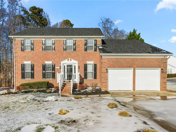 4221 Clovelly Dr, Greensboro, NC 27406