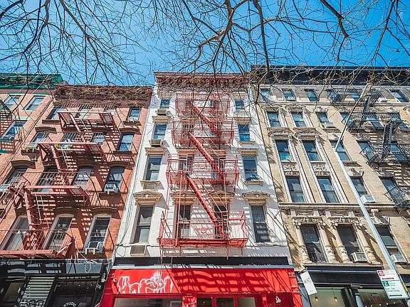 4th image of 133 Eldridge St