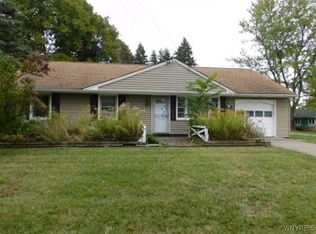 3165 Jordan Dr, Niagara Falls, NY 14304