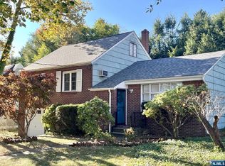 886 Broad St, Teaneck, NJ 07666