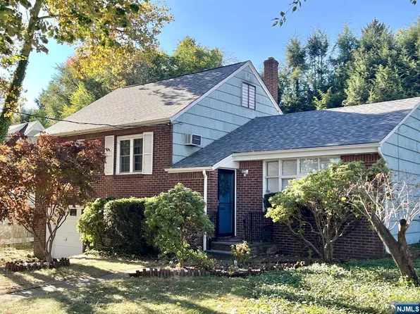 886 Broad St, Teaneck, NJ 07666