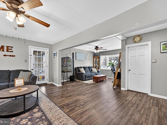 2nd image of 115 S Walnut Ave