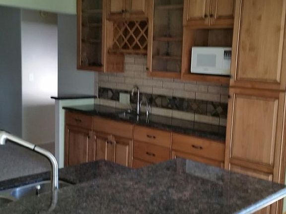 3rd image of 8060 Milnes Ave