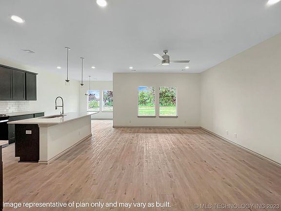 3rd image of 2419 W Birmingham St