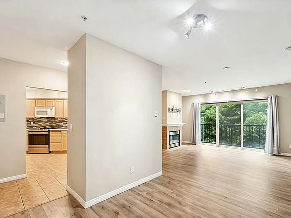 3rd image of 12439 NE Totem Lake Way APT 114