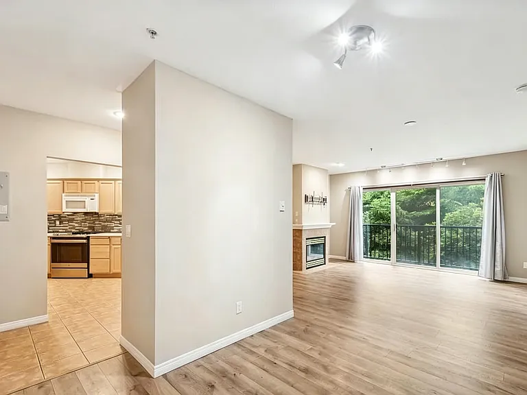 12439 NE Totem Lake Way #114 — Photo 3