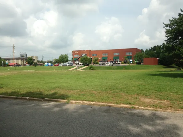 Razorback Dr, Bentonville, AR 72712