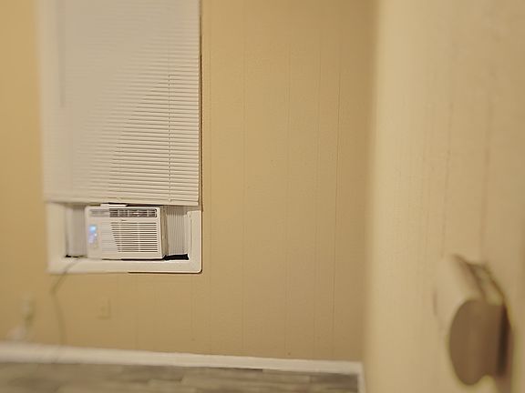 3rd image of 818 Sims Ave