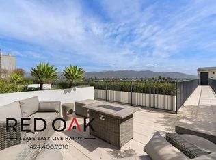 5550 1/2 Bonner Ave #202, North Hollywood, CA 91601