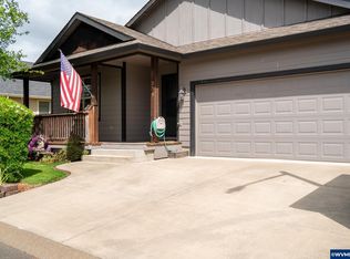 236 NW Sagan Loop, Sheridan, OR 97378