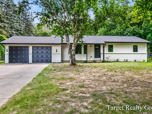 11648 Woodgate Dr NW, Grand Rapids, MI 49534