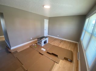 100 Clearview Dr, Christiansburg, VA 24073