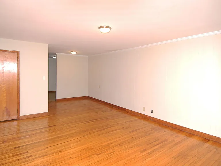 3206-3210 — Photo 24