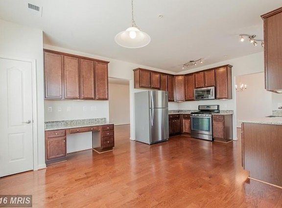 4th image of 625 Quarry View Ct #403