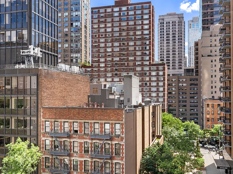 155 W 68th St #819 — Photo 3