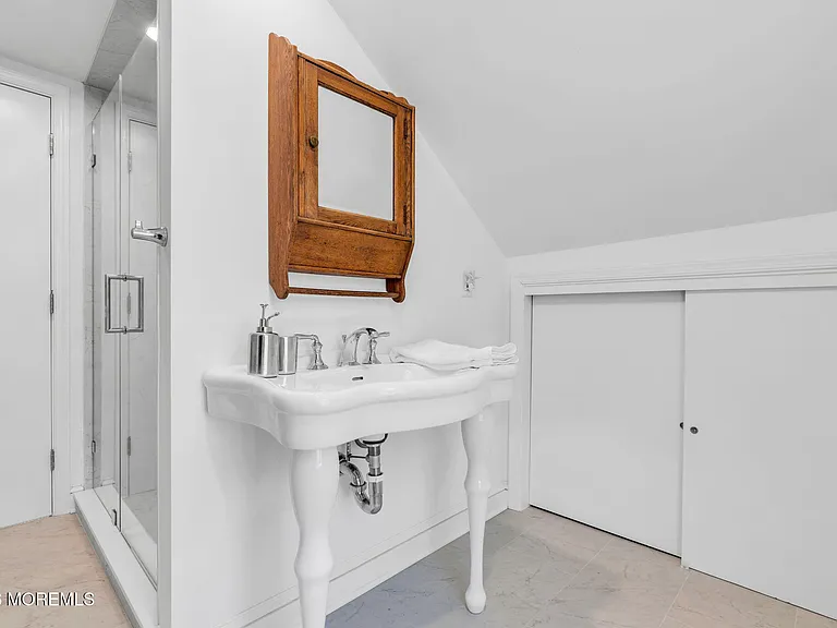 566 Prospect Ave — Photo 36