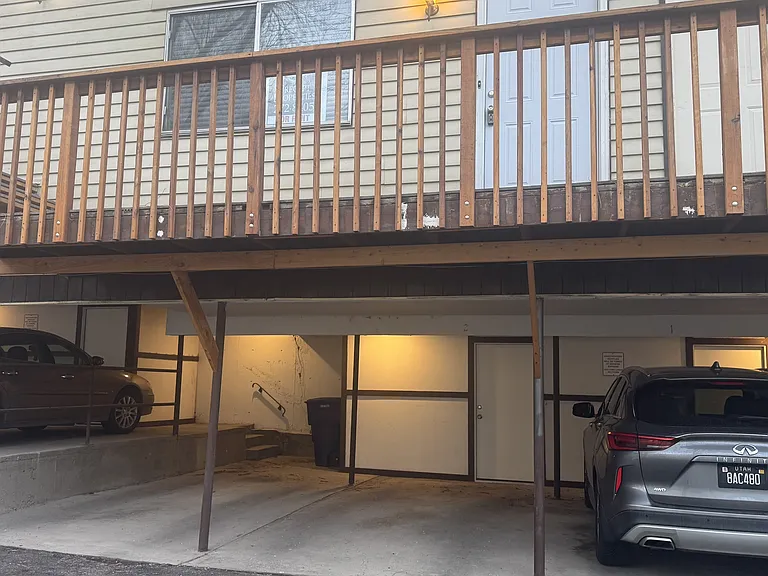 702 N Wall St #2 — Photo 2