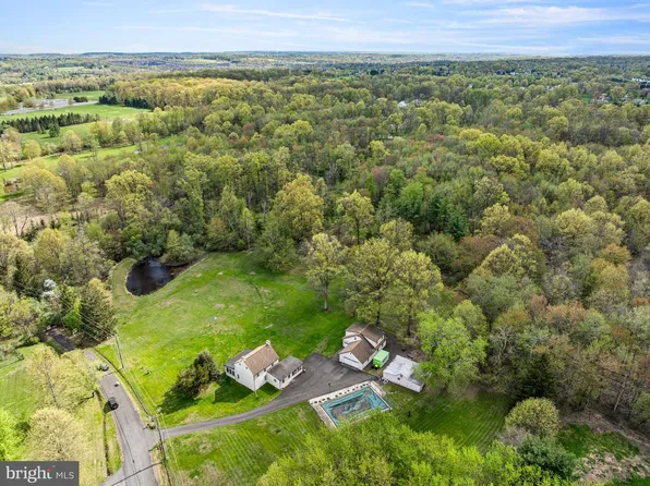 5666 Old Durham Rd, Pipersville, PA 18947