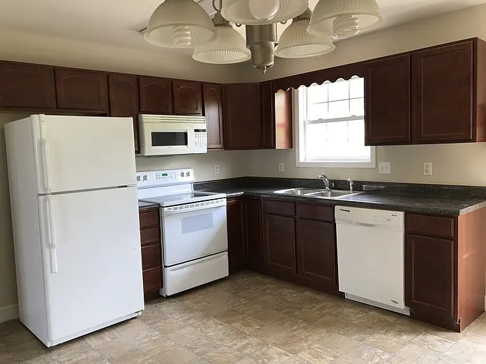 4208 Miracle Ln — Photo 3