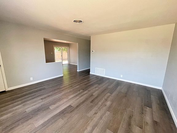 3rd image of 1205 Simmons St
