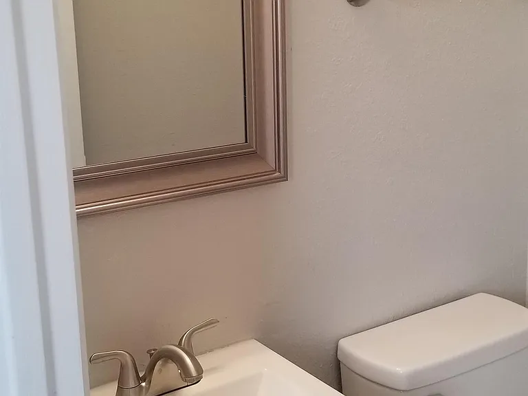 1109 Wales Dr #1 — Photo 3