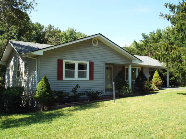 114 Colyers Loop, Jamestown, TN 38556