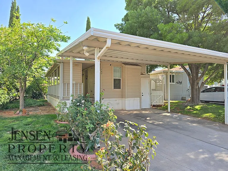 147 Ash St — Photo 3
