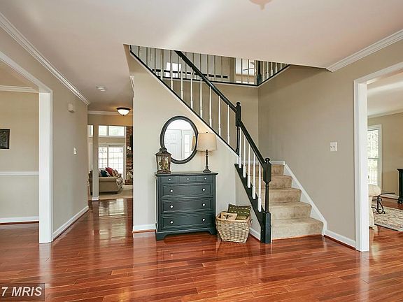 4th image of 732 Old Hunt Way