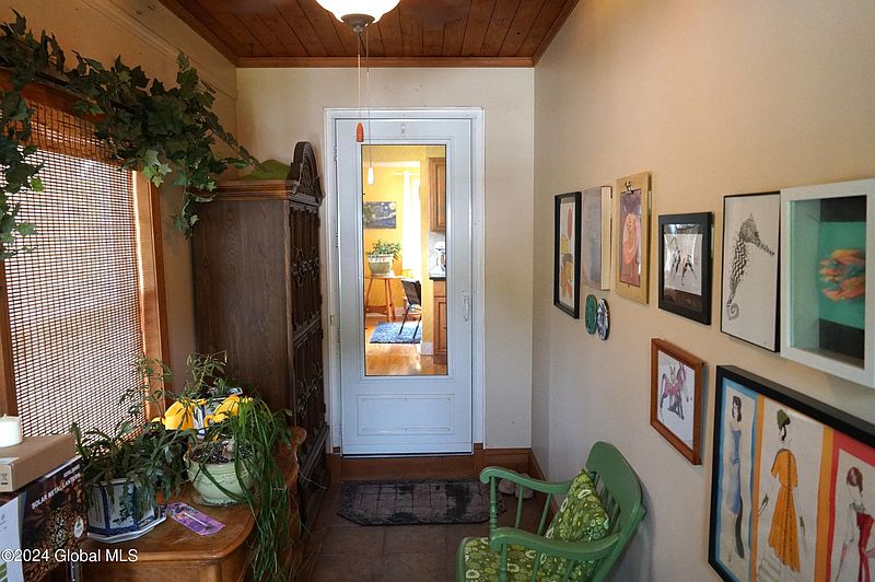 3rd image of 702 Riverside Avenue