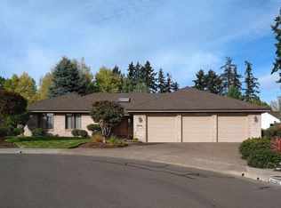 10230 SW Hiteon Pl, Beaverton, OR 97008