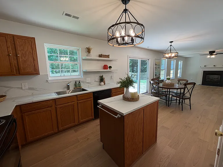 9819 Aventide Ln — Photo 18