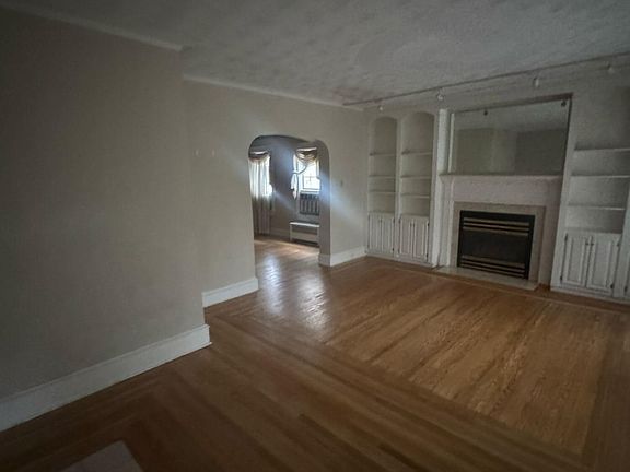 5th image of 908 Richmont St #1