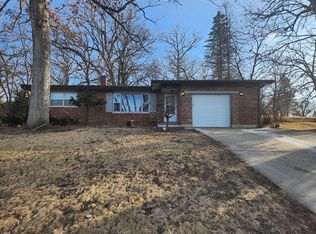 4611 Ashley Dr, McHenry, IL 60050
