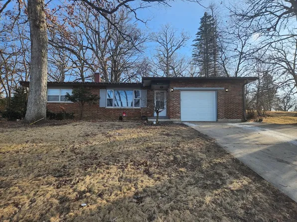 4611 Ashley Dr, McHenry, IL 60050