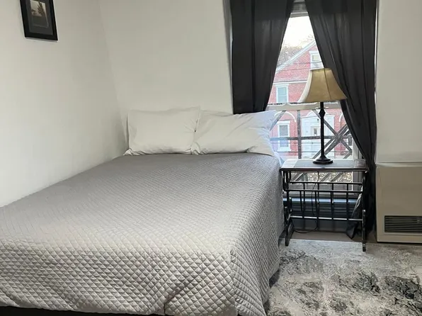 24 1st Street, 24 1st St #11, Bangor, ME 04401