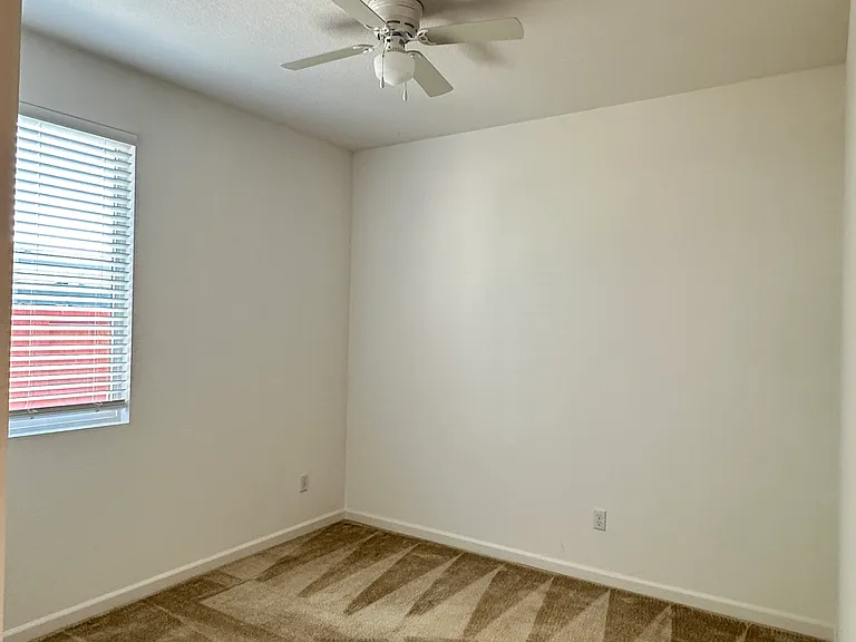 2428 Freestone Dr — Photo 17
