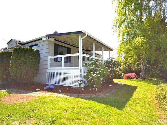 3rd image of 2541 N Wycoff Ave