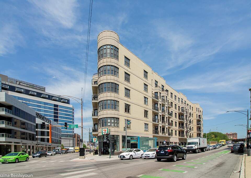 1st image of 520 N Halsted St APT 411