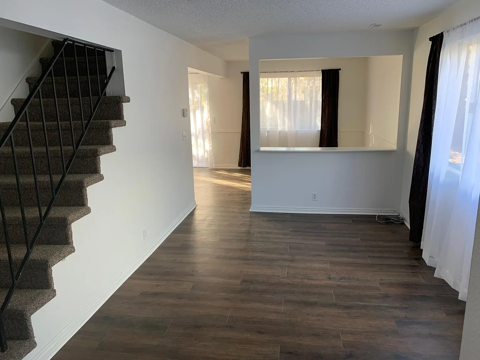 3 bed, 1728 sqft, $2,100 — Photo 3