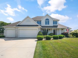 1428 Southridge Dr, Waterville, OH 43566